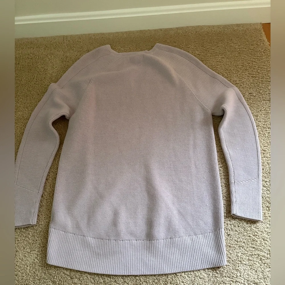 Athleta Merino Wool Lavender V-Neck Women's Sweater NOT FOR SALE - Picture 3 of 6